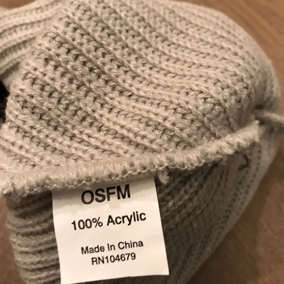 A cool beanie from 2019 winter classic NHL Coors - Picture 6 of 6